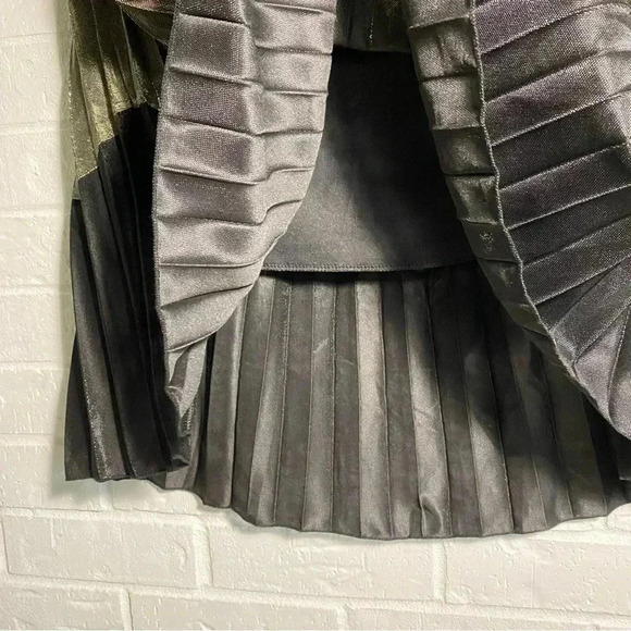 Black & Gold MIDI Skirt Pleated Size Medium Party Wedding Stretch Waist Shiny - Picture 3 of 9